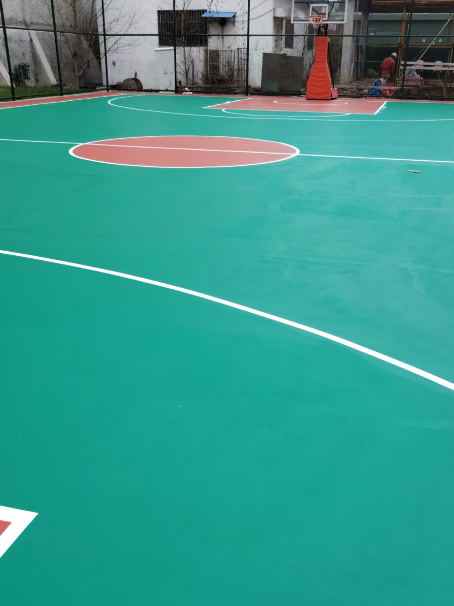 银川 球场长期使用易出现地面开裂